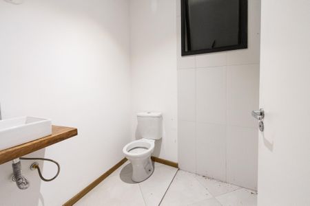 Casa para alugar com 355m², 4 quartos e 4 vagas Casa para alugar com 355m², 4 quartos e 4 vagasLavabo 1