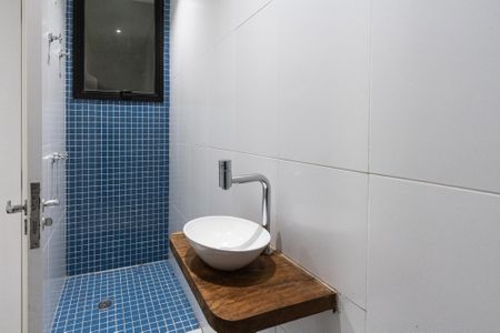 Casa para alugar com 355m², 4 quartos e 4 vagas Casa para alugar com 355m², 4 quartos e 4 vagasBanheiro da Suite 2