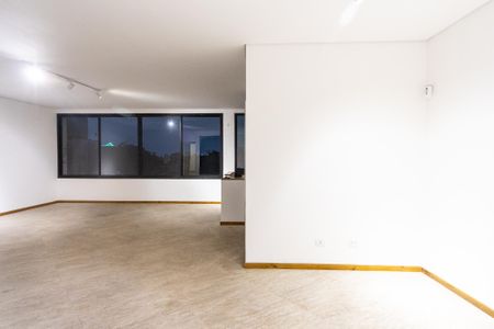 Casa para alugar com 355m², 4 quartos e 4 vagas Casa para alugar com 355m², 4 quartos e 4 vagasSala 2