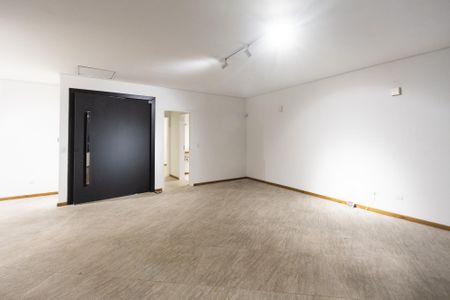 Casa para alugar com 355m², 4 quartos e 4 vagas Casa para alugar com 355m², 4 quartos e 4 vagasSala 2