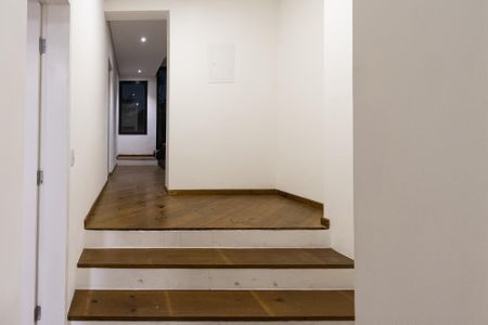 Casa para alugar com 355m², 4 quartos e 4 vagas Casa para alugar com 355m², 4 quartos e 4 vagasHall de Quartos