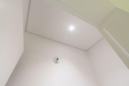 Casa para alugar com 355m², 4 quartos e 4 vagas Casa para alugar com 355m², 4 quartos e 4 vagasLavabo 2