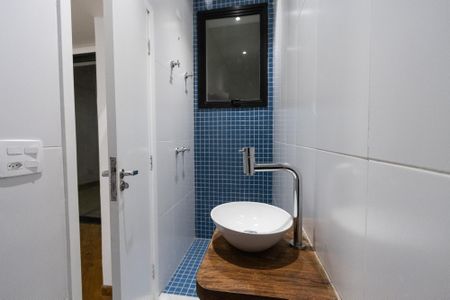 Casa para alugar com 355m², 4 quartos e 4 vagas Casa para alugar com 355m², 4 quartos e 4 vagasBanheiro da Suite 2