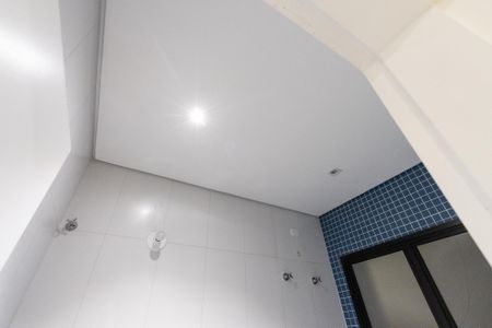 Casa para alugar com 355m², 4 quartos e 4 vagas Casa para alugar com 355m², 4 quartos e 4 vagasBanheiro da Suite 3