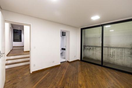 Casa para alugar com 355m², 4 quartos e 4 vagas Casa para alugar com 355m², 4 quartos e 4 vagasSuite 1