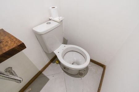 Casa para alugar com 355m², 4 quartos e 4 vagas Casa para alugar com 355m², 4 quartos e 4 vagasLavabo 2