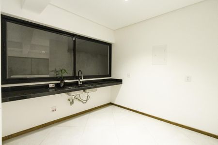 Casa para alugar com 355m², 4 quartos e 4 vagas Casa para alugar com 355m², 4 quartos e 4 vagasCozinha
