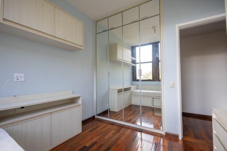 Apartamento à venda com 120m², 3 quartos e 1 vagaQuarto 2
