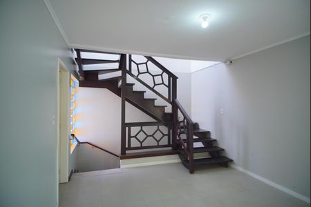 Sala 2 de casa à venda com 5 quartos, 400m² em Chácara das Pedras, Porto Alegre