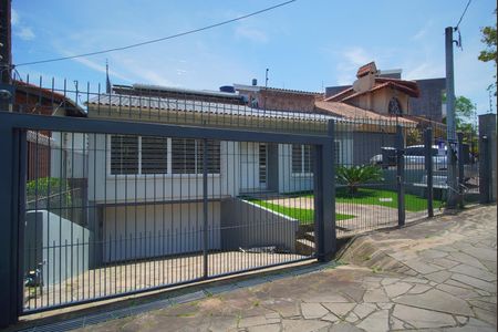 Casa à venda com 400m², 5 quartos e 3 vagasFachada