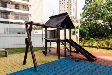 Apartamento à venda com 47m², 2 quartos e 1 vaga Apartamento à venda com 47m², 2 quartos e 1 vagaÁrea comum - Playground