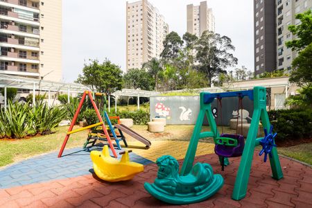Apartamento à venda com 47m², 2 quartos e 1 vaga Apartamento à venda com 47m², 2 quartos e 1 vagaÁrea comum - Playground