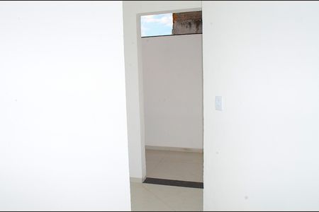Corredor de apartamento para alugar com 1 quarto, 31m² em Ouro Minas, Belo Horizonte