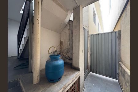 Casa à venda com 264m², 5 quartos e sem vagaQuintal entre as casas 