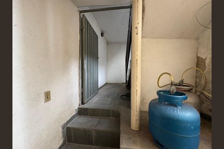 Casa à venda com 264m², 5 quartos e sem vagaQuintal entre as casas 