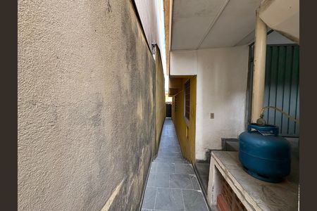 Casa à venda com 264m², 5 quartos e sem vagaQuintal entre as casas 