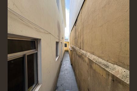 Casa à venda com 264m², 5 quartos e sem vagaQuintal entre as casas 