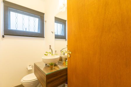 Casa à venda com 142m², 3 quartos e 2 vagasLavabo