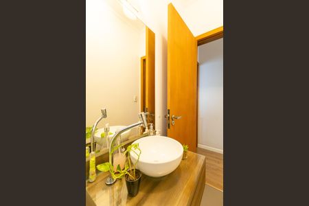 Casa à venda com 142m², 3 quartos e 2 vagasLavabo