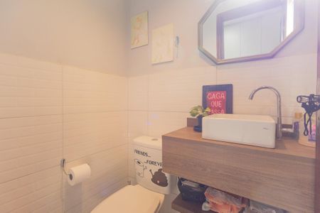 Casa à venda com 142m², 3 quartos e 2 vagasBanheiro de serviço