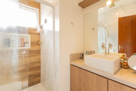 Casa à venda com 142m², 3 quartos e 2 vagas Suíte /Banheiro