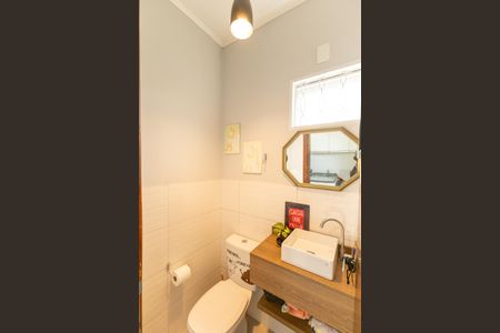 Casa à venda com 142m², 3 quartos e 2 vagasBanheiro de serviço