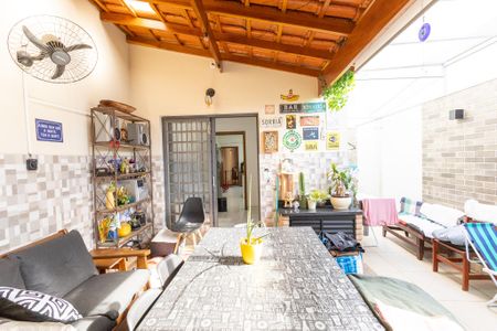 Casa à venda com 142m², 3 quartos e 2 vagasQuintal - Churrasqueira