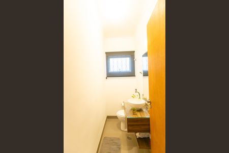 Casa à venda com 142m², 3 quartos e 2 vagasLavabo