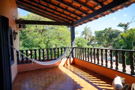 Casa à venda com 250m², 4 quartos e 4 vagas Casa à venda com 250m², 4 quartos e 4 vagasVaranda dos quartos