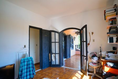 Casa à venda com 250m², 4 quartos e 4 vagas Casa à venda com 250m², 4 quartos e 4 vagasQuarto