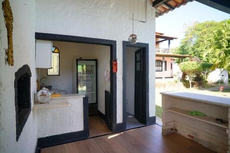 Casa à venda com 250m², 4 quartos e 4 vagas Casa à venda com 250m², 4 quartos e 4 vagasChurrasqueira