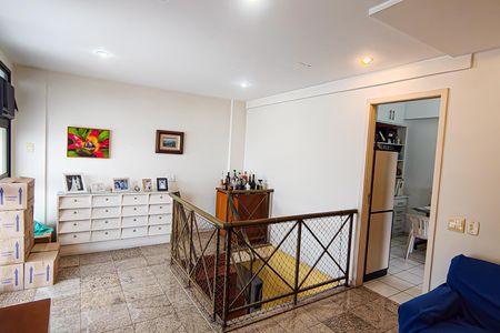 Apartamento à venda com 198m², 5 quartos e 2 vagas Apartamento à venda com 198m², 5 quartos e 2 vagasHall