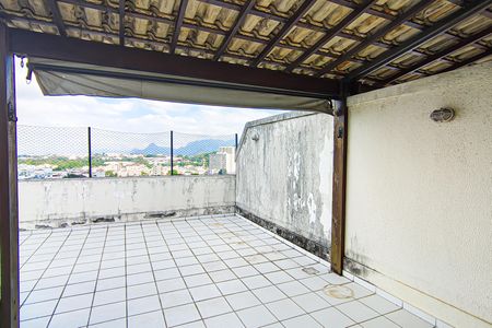 Apartamento à venda com 198m², 5 quartos e 2 vagas Apartamento à venda com 198m², 5 quartos e 2 vagasCobertura