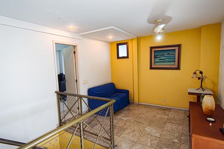 Apartamento à venda com 198m², 5 quartos e 2 vagas Apartamento à venda com 198m², 5 quartos e 2 vagasHall
