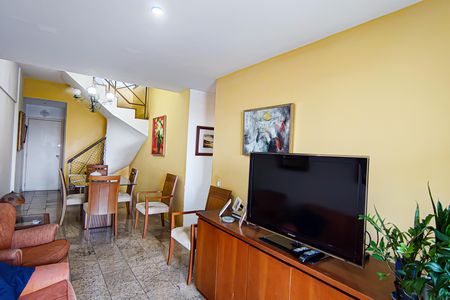 Apartamento à venda com 198m², 5 quartos e 2 vagas Apartamento à venda com 198m², 5 quartos e 2 vagasSala
