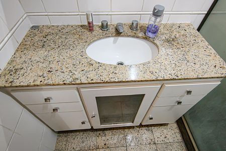 Apartamento à venda com 198m², 5 quartos e 2 vagas Apartamento à venda com 198m², 5 quartos e 2 vagasBanheiro Social