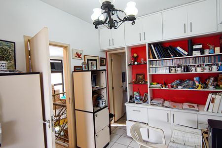 Apartamento à venda com 198m², 5 quartos e 2 vagas Apartamento à venda com 198m², 5 quartos e 2 vagasSuíte 2