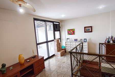 Apartamento à venda com 198m², 5 quartos e 2 vagas Apartamento à venda com 198m², 5 quartos e 2 vagasHall