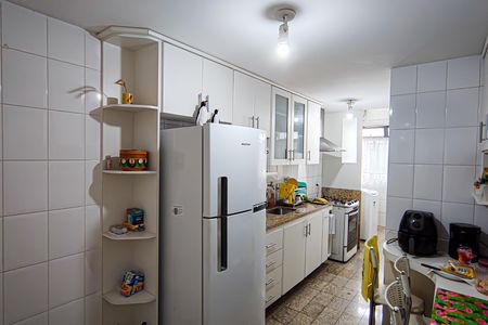 Apartamento à venda com 198m², 5 quartos e 2 vagas Apartamento à venda com 198m², 5 quartos e 2 vagasCozinha