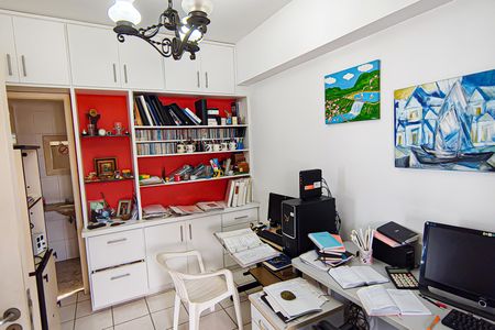 Apartamento à venda com 198m², 5 quartos e 2 vagas Apartamento à venda com 198m², 5 quartos e 2 vagasSuíte 2