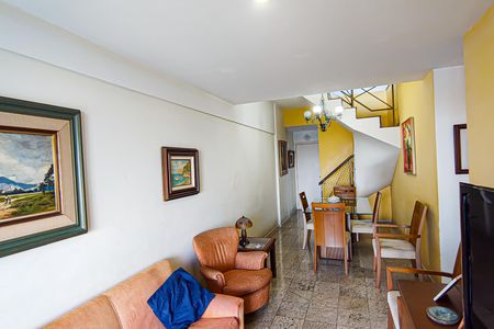 Apartamento à venda com 198m², 5 quartos e 2 vagas Apartamento à venda com 198m², 5 quartos e 2 vagasSala