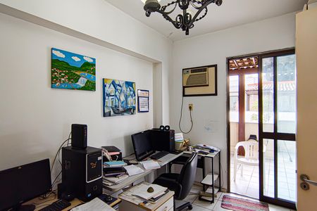 Apartamento à venda com 198m², 5 quartos e 2 vagas Apartamento à venda com 198m², 5 quartos e 2 vagasSuíte 2