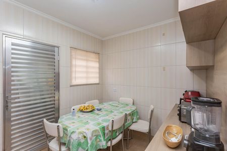 Casa de condomínio à venda com 150m², 4 quartos e 2 vagasCozinha