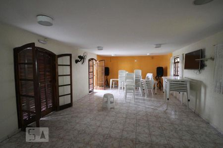 Casa de condomínio à venda com 150m², 4 quartos e 2 vagas Casa de condomínio à venda com 150m², 4 quartos e 2 vagasSalão de Festas