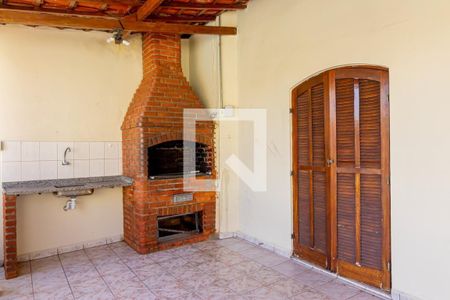 Casa de condomínio à venda com 150m², 4 quartos e 2 vagas Casa de condomínio à venda com 150m², 4 quartos e 2 vagasChurrasqueira