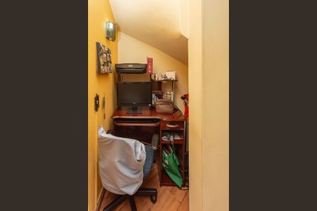 Casa de condomínio à venda com 150m², 4 quartos e 2 vagasSala