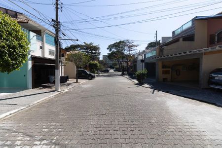 Casa de condomínio à venda com 150m², 4 quartos e 2 vagas Casa de condomínio à venda com 150m², 4 quartos e 2 vagasÁrea Comum