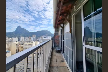 Apartamento à venda com 160m², 3 quartos e 2 vagasVaranda