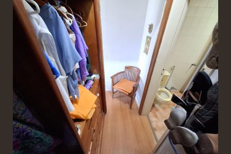 Apartamento à venda com 160m², 3 quartos e 2 vagasCloset da suíte 2