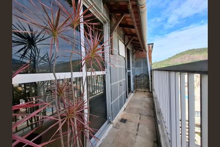 Apartamento à venda com 160m², 3 quartos e 2 vagasVaranda